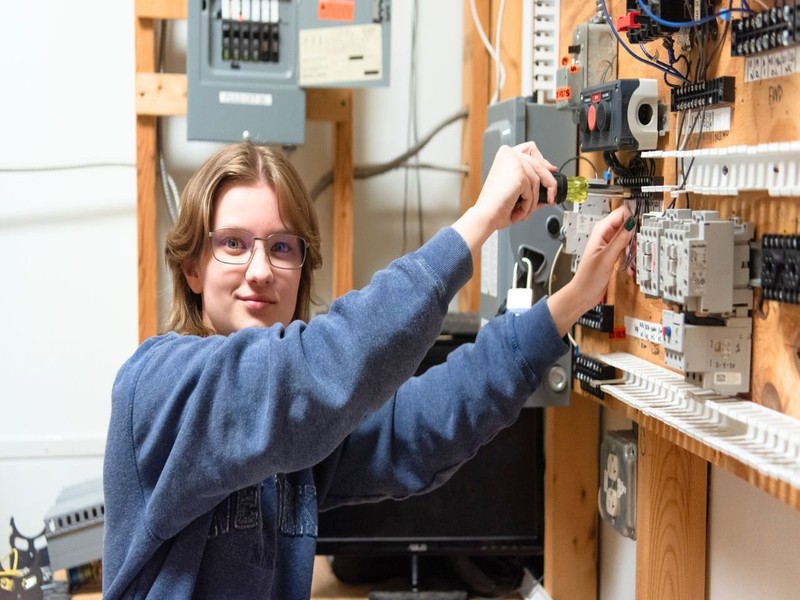 Why Every Warehouse Needs an Experienced Commercial Electrician